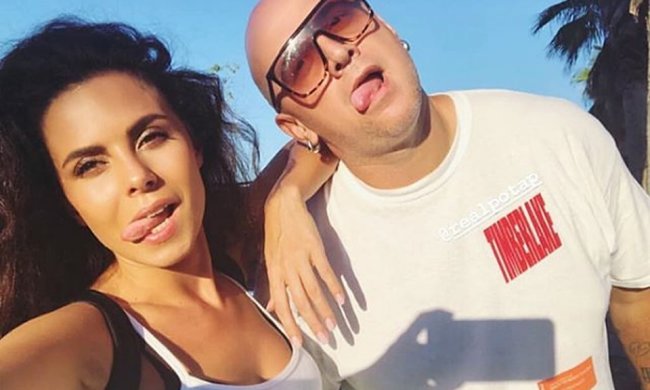 Настя Каменских в спортивных штанах прогулялась с Потапом по Праге