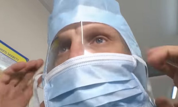 По всей Украине назначат санитарных врачей. Фото: скриншот YouTube