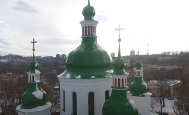 Кирилловская церковь в Киеве. Фото: скриншот YouTube-видео