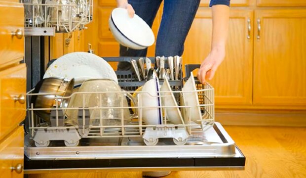 Посудомийка. Фото: YouTube