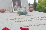 Пошкоджена могила Героя України Тараса Матвіїва у Жидачеві. Фото: Валентина Матвіїв