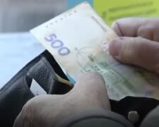 Украинцам обещают компенсации за задержку выплат. Фото: скриншот Youtube-видео
