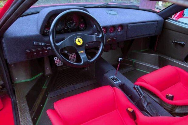 Ferrari F40. Фото: скриншот YouTube