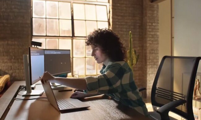 Ноутбуки та навчальні комп'ютери дадуть безкоштовно: як оформити