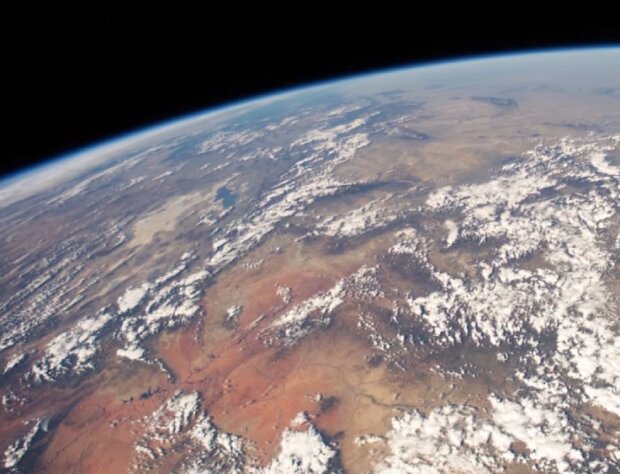 Земля, вид из космоса. Фото: скриншот YouTube