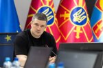 Рустем Умеров и министр обороны Норвегии Торе Оншуус Сандвик во время рабочего разговора перед Рамштайном