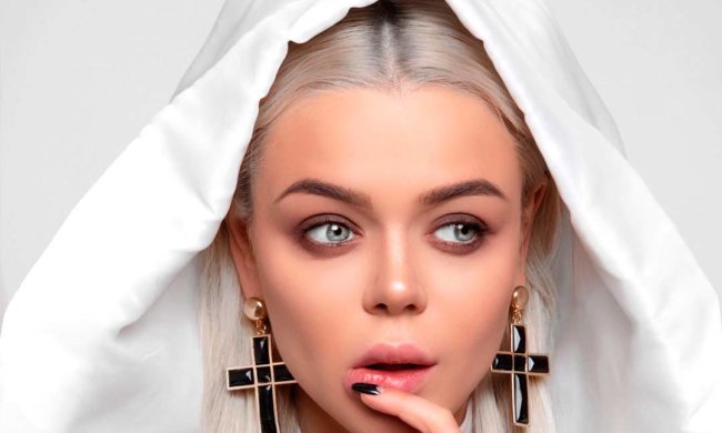 Алина Гросу скрывала от мамы, что уже давно "взрослая". Только сейчас показала видео