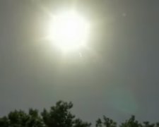 Солнце может убить иммунитет. Фото: скриншот Youtube