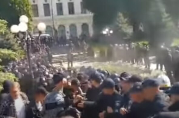 Митинг в Черновцах. Фото: скриншот YouTube