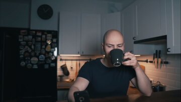 Смартфон. Фото: скриншот Youtube-видео