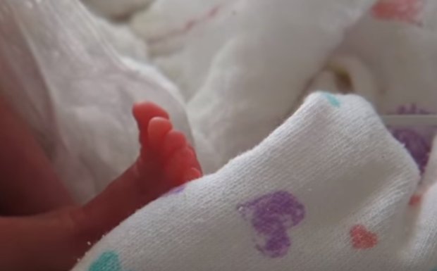 Новорожденный, фото: Скриншот YouTube