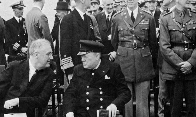 Авианосец изо льда: как Черчилль хотел войти в историю кораблестроения