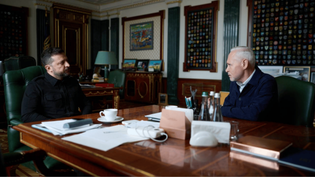 Мер Харкова Ігор Терехов і президент Володимир Зеленський під час зустрічі, присвяченої стратегічним завданням розвитку України