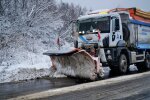 Все завалило снегом - дорожники показали, что происходит по областям