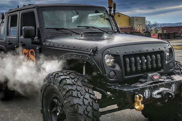 В сети появилось видео самых необычных внедорожников всех времен. Видео