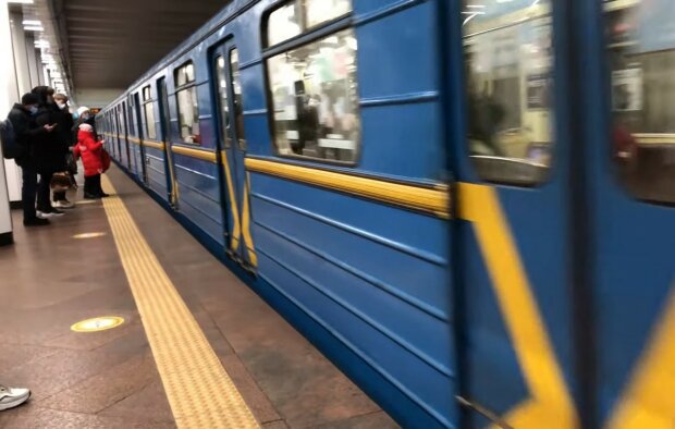 Киев. Метро. Фото: скриншот Youtube
