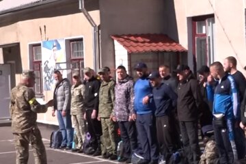 Военкомат. Фото: скриншот YouTube-видео