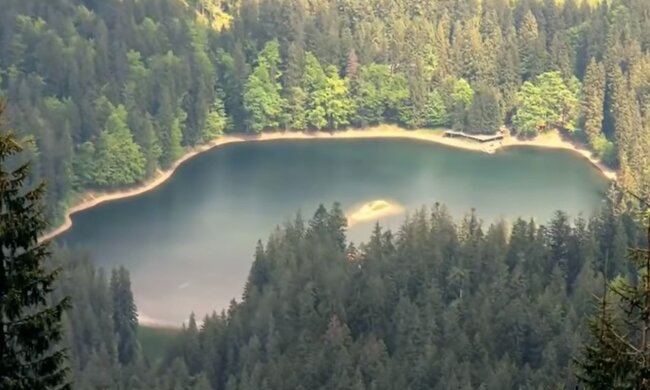 Озеро Синевир. Фото: скриншот YouTube-видео