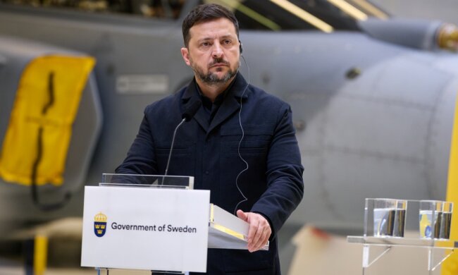 Володимир Зеленський з прем'єр-міністром Швеції під час спільної заяви