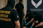 СМИ сообщают: полицейские Департамента по борьбе с наркопреступностью проводили обыски без доказательств - и предлагали "решить" вопросы