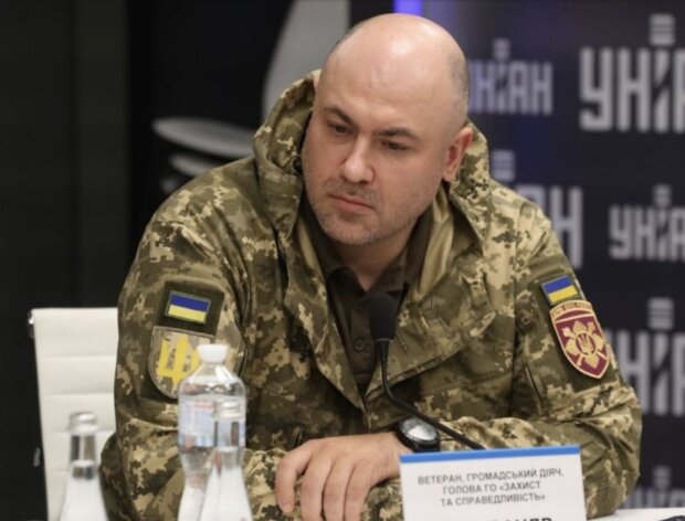 Полиция задерживает осужденного за вымогательство