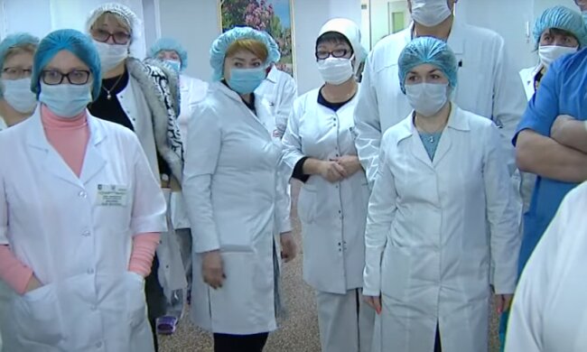 Украинские медики. Фото: скриншот YouTube