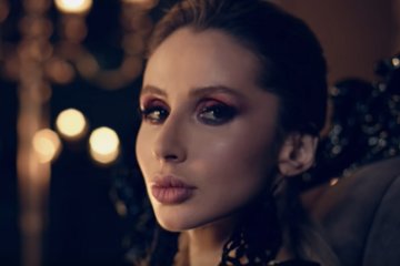 Светлана Лобода. Кадр из клипа "Случайная"