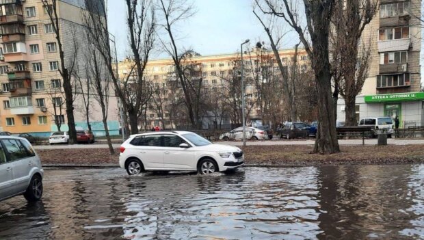 Аварія на водоканалі. Фото: Телеграм-канал "Киев. Главное"