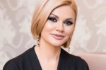 Кожанные ботфорты и прозрачная блузка: Ирина Круг показала нежную страсть