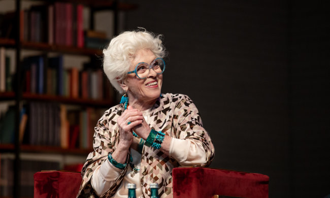 Алису Фрейндлих неожиданно увезли в роддом: сообщили о пополнении, что известно