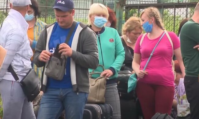 Заробитчане. Фото: скриншот Youtube