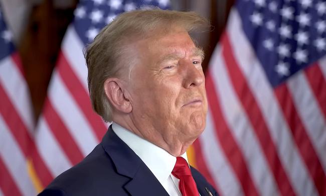 Трамп проговорився про спільні переговори із Зеленським та путіним. Фото: YouTube