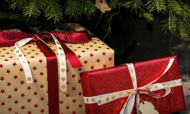 Подарунки. Фото: YouTube