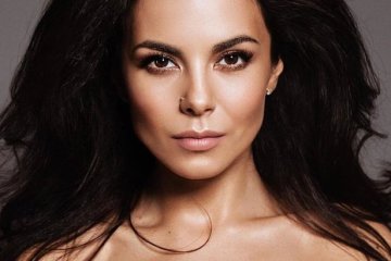 Уверенность в себе: Настя Каменских сфоткалась в купальнике