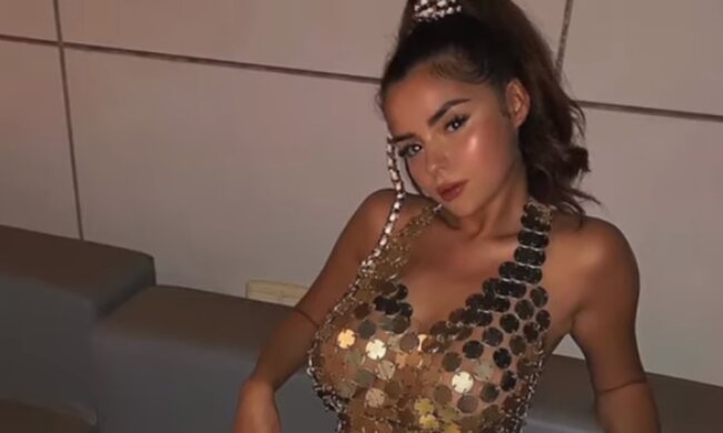 Модель порадовала фанатов снимком в коротком платье. Фото: скриншот YouTube