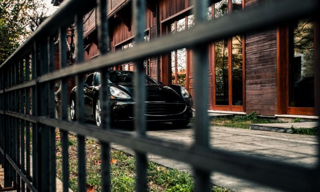 Кожен дев'ятий новий автомобіль в Україні має потужність понад 400 к.с.