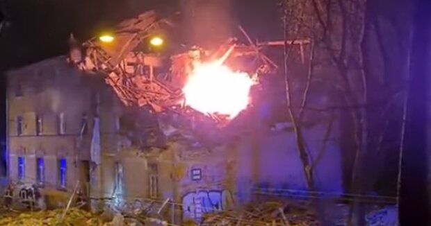 Взрыв в жилом доме. Фото: скриншот YouTube-видео