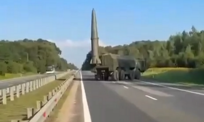Россияне подтянули к границе с Польшей "Искандеры" - видео