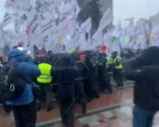 Депутаты побоялись гнева протестующих. Фото: скриншот YouTube-видео
