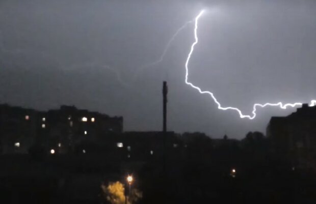 В Украине объявили штормовое предупреждение. Фото: YouTube, скрин