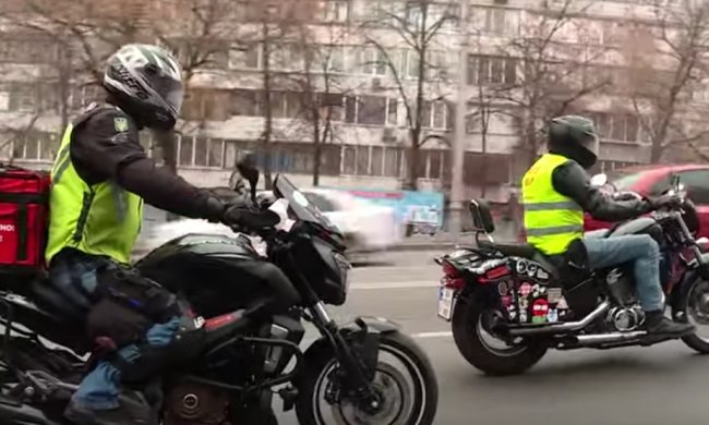 Волонтеры MotoHelp. Фото: youtube