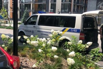 Неизвестный рюкзак поставил на уши весь Киев: кадры с места событий, подробности