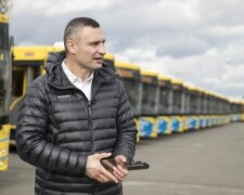 Сьогодні на дорогах Києва з'явилось 50 нових сучасних автобусів, найближчим часом вийде ще 150, - мер Кличко