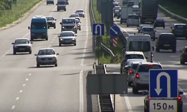 В Украине хотят ввести новый налог для водителей. Фото: youtube