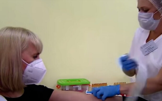 Платная вакцинация. Фото: скриншот YouTube-видео.