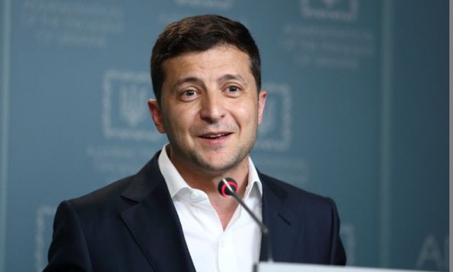 Зеленский похвастался подарком от детей из "украинского Нью-Йорка". Фото