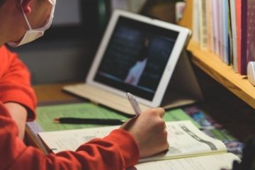 Дистанционное обучение. Фото: скриншот Укринформ.