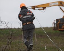 Зі світлом все погано: Укренерго попередило які відключення чекають на українців в понеділок