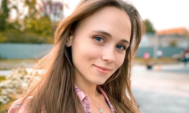 Принципиально не одеваю: Женька из "Сватов" неожиданно созналась - у нее там ничего нет
