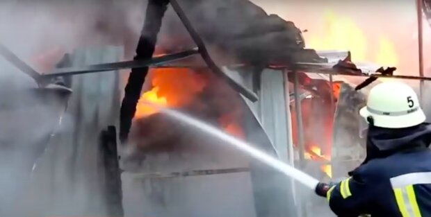 Киев пожар. Фото: скриншот YouTube